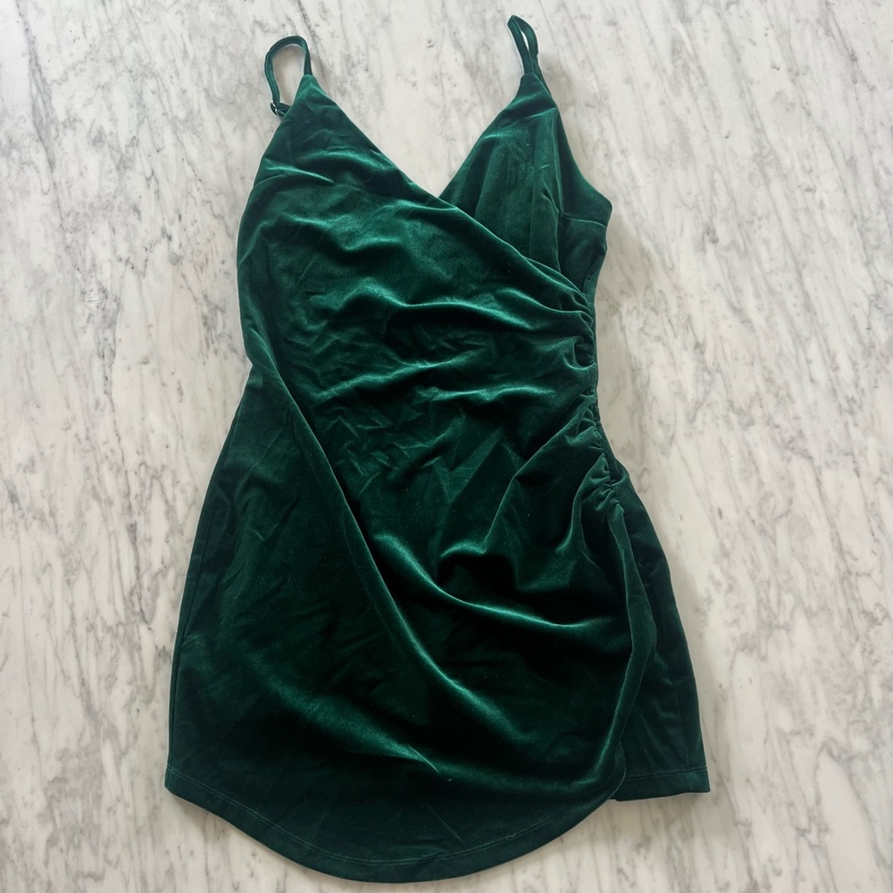 Lovers and Friends Aldini Velvet Dress in Green from Revolve medium